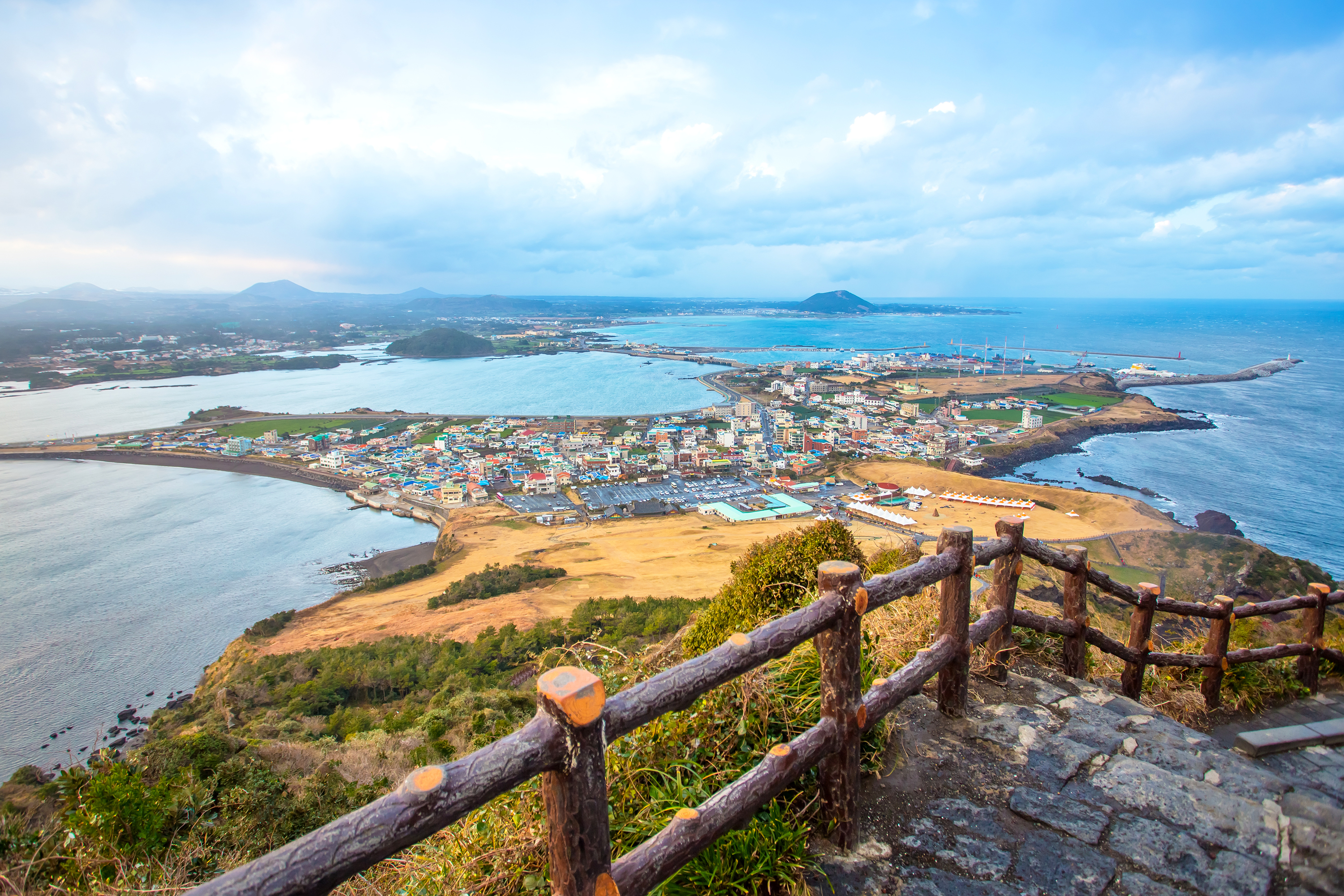 Did island. Чеджудо Южная Корея. Остров Джеджу Корея. Jeju остров в Корее. Остров Чеджу (корейский пролив).